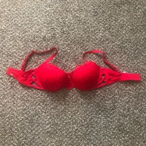 PINK Victoria’s Secret date push-up bra